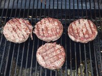 06_Patties_fertig_angegrillt.jpg